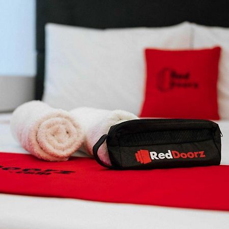 RedDoorz near Dermaga Pelabuhan Rakyat Sorong Luaran gambar