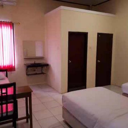 RedDoorz near Dermaga Pelabuhan Rakyat Sorong Luaran gambar
